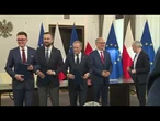 Zapowiadana wielka rekonstrukcja spowolniła. W tle nieczysta gra w koalicji i opowieści o groźbach