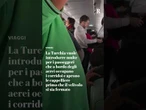 La Turchia vuole introdurre multe per i passeggeri che si alzano prima dell'arrivo sugli aerei