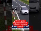 Chwile grozy. Wypadek na torach. Kierowca wyłamał szlaban