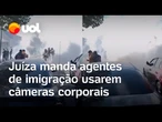 Juíza manda agentes de imigração usarem câmeras corporais em Chicago, nos EUA, após uso de gás