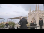 Lazza presenta in anteprima due versioni del nuovo album