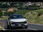 Volvo EX30 Cross Country, video del suv elettrico 4x4 compatto