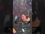 I coldplay fanno salire sul palco un fan e dj autistico