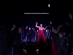 Il coreografo Carlos Diaz Gandia balla sul palco dell'ultimo concerto di Mahmood