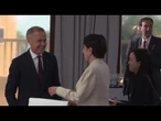 "Ma quanto sei alto?", Meloni scherza con l'Emiro del Qatar al Thani al G7
