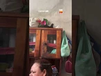 Ovo fresquinho? Mulher encontra surpresa inesperada na cozinha da mãe