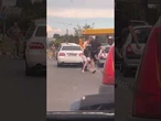Brakuje paliwa? Rosjanie okładają się pięściami na stacjach benzynowych