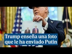 Trump enseña una foto enviada por Putin de ambos juntos y asegura que todo se sabrá en "dos semanas"