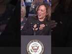 Kamala Harris se emociona cuando asistentes a un acto le cantan el 'Cumpleaños feliz' #shorts