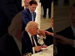 Trump firma el acuerdo con Irán en una cena en el Palacio de Versalles junto a Macron