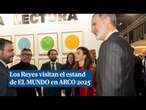 Los Reyes visitan el estand de EL MUNDO en ARCO 2025