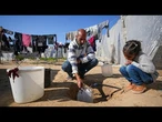 Une famille à Gaza déplacée pour la dixième fois alors que les bombardements continuent