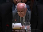 Embaixador palestino se emociona ao falar sobre morte de crianças em Gaza