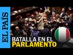 ITALIA | BATALLA campal en el PARLAMENTO entre diputados de la Liga y del Movimiento 5 Estrellas