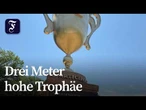 Satirischer Goldpokal für Trump in Washington