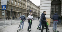 Hulajnogi powinny mieć tablice rejestracyjne i ubezpieczenie?