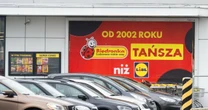Wojna dyskontów ponownie w sądzie. Komornik wszedł do Biedronki