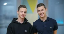 Są braćmi, lecz nie przyjaciółmi? Uwielbiani bliźniacy kończą 25 lat!
