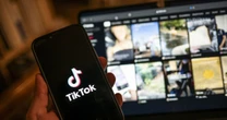 TikTok inwestuje w sztuczną inteligencję. W Berlinie zwalnia moderatorów