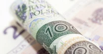 Polacy deklarują przywiązanie do gotówki