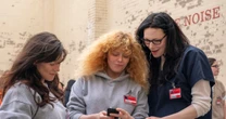 Idealne na leniwe popołudnia. Te seriale z Netfliksa mają najwięcej sezonów