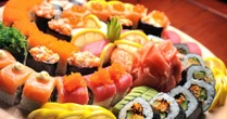 Euro i dolar przyczyną wyższych cen sushi w polskich sklepach. Wzrost jest nawet na poziomie 50 proc.