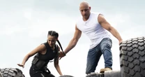 Na Netfliksie zrobiło się gorąco. Od dziś zobaczysz serię, która zarobiła miliardy