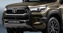 Toyota elektryfikuje bestsellera. Debiutuje Hilux z miękką hybrydą