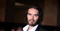 Russell Brand nie przyznaje się do winy. Kiedy rozpocznie się proces?