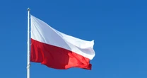 Niemiec zerwał polską flagę i rzucił do rzeki. Teraz mu przykro