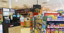 Alkohol wyjedzie ze stacji benzynowych? Resort zdrowia idzie na całość