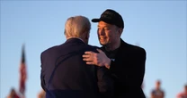 Pierwszy kumpel Trumpa. Jak miliarderowi się opłaca przyjaźń z prezydentem?