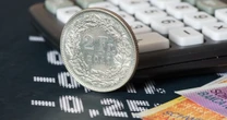 Wrócą ujemne stopy proc.? Szwajcaria znów musi walczyć o słabszego franka