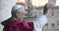 Leon XIV przed ważną decyzją. Tyle może zarabiać. Co zrobi nowy papież?