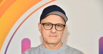 To wybitna rola w jego karierze, a mało kto zna ten serial. "Oddałem kilka lat życia"
