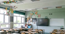Nauczycielskie stawki pod lupą. Co naprawdę oferują szkoły?