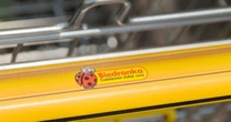 Biedronka zaskakuje klientów. Nagły komunikat blokuje zakupy
