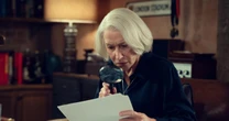 Sympatyczni seniorzy na tropie. Intryga kryminalna przy filiżance herbaty