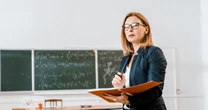 Co 6 minut nowa oferta pracy. Ta branża ma poważne problemy