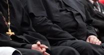 Ksiądz opowiedział o zarobkach. "Nie płacę za mieszkanie, nie płacę za jedzenie"