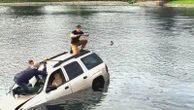 'Live on GMA:' How to escape from a car sinking in waterABC News' Matt Gutman shares life-saving tips.5/22/2024 10:46:00 EDT