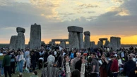 Sunrise at Stonehenge draws druids, pagans, revelers to celebrate summer solstice