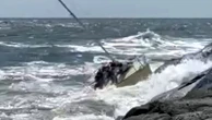 Bystanders, lifeguards hailed as heroes after rescuing 10 from boat crashThe group of 10 were rescued after a sailing lesson gone wrong.9 minutes ago