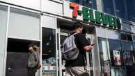 7-Eleven to close hundreds of US locations