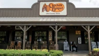 Cracker Barrel suspends restaurant remodels after backlashThe company also recently announced it will keep its old logo.36 minutes ago