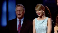 Taylor Swift shares update on dad's health after heart surgeryThe pop star opened up in a new episode of the "New Heights" podcast.40 minutes ago