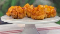 Chef Zac Young's upside-down peach and hot honey biscuitsCheck out the full recipe and make it at home for yourself.6/20/2024 12:00:36 EDT