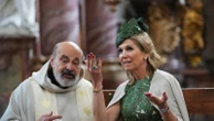 The Dutch queen unveils a bell made from Russian weapons to show solidarity with Ukraine