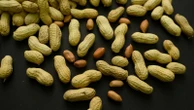 The Associated PressAdvice to feed babies peanuts early and often may help avoid allergies, study findsA study that upended medical practice by recommending feeding babies peanut products early to prevent allergies has had a big effect in the real world29 minutes ago