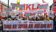 Thousands protest in the Philippines over massive corruption scandal